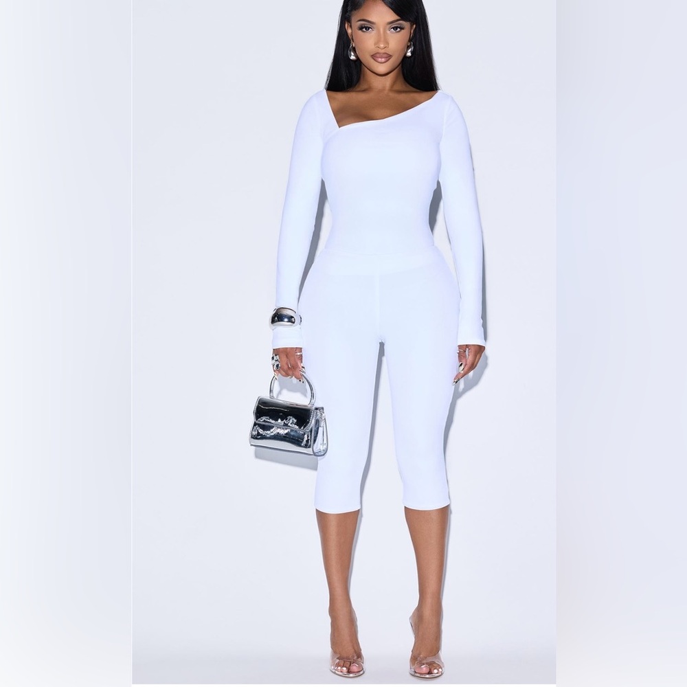 Fashion Nova White Capris Sleek Modern Design set top and pants
